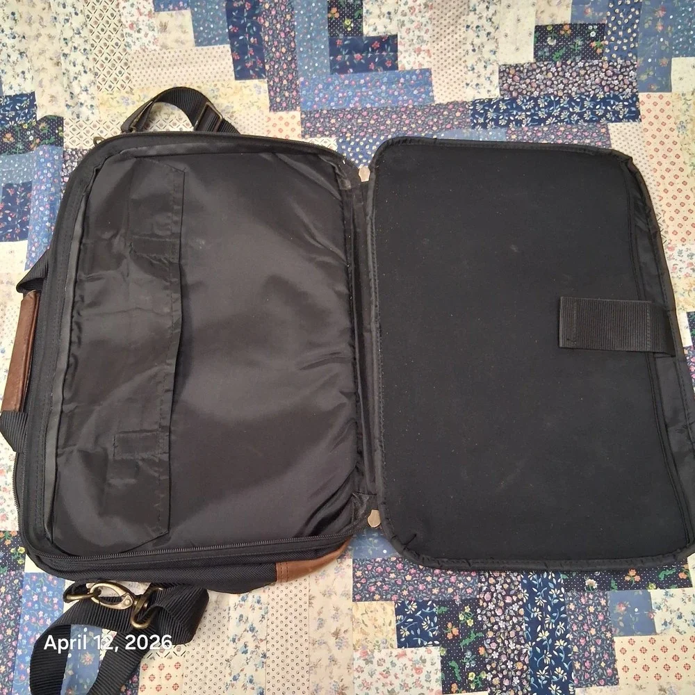 Duluth Trading Co Messenger Bag Navy Blue and Leather Laptop Carrier